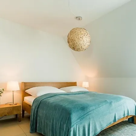 Drei Akazien 4 * Neuhaus (Mecklenburg-Vorpommern)