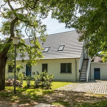 Drei Akazien 4 * Neuhaus (Mecklenburg-Vorpommern)