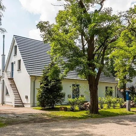 Drei Akazien 4 * Neuhaus (Mecklenburg-Vorpommern)